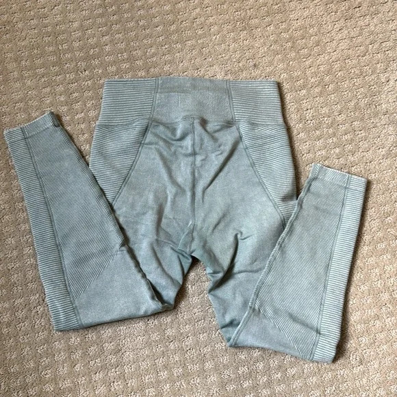 Offline by Aerie compression legging - Picture 2 of 3